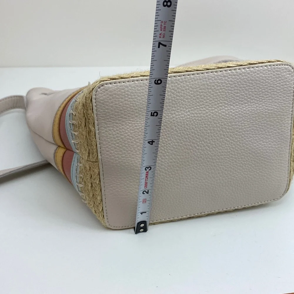 The Sak genuine leather drawstring crossbody handbag with magnetic closure NWT! - Picture 12 of 16